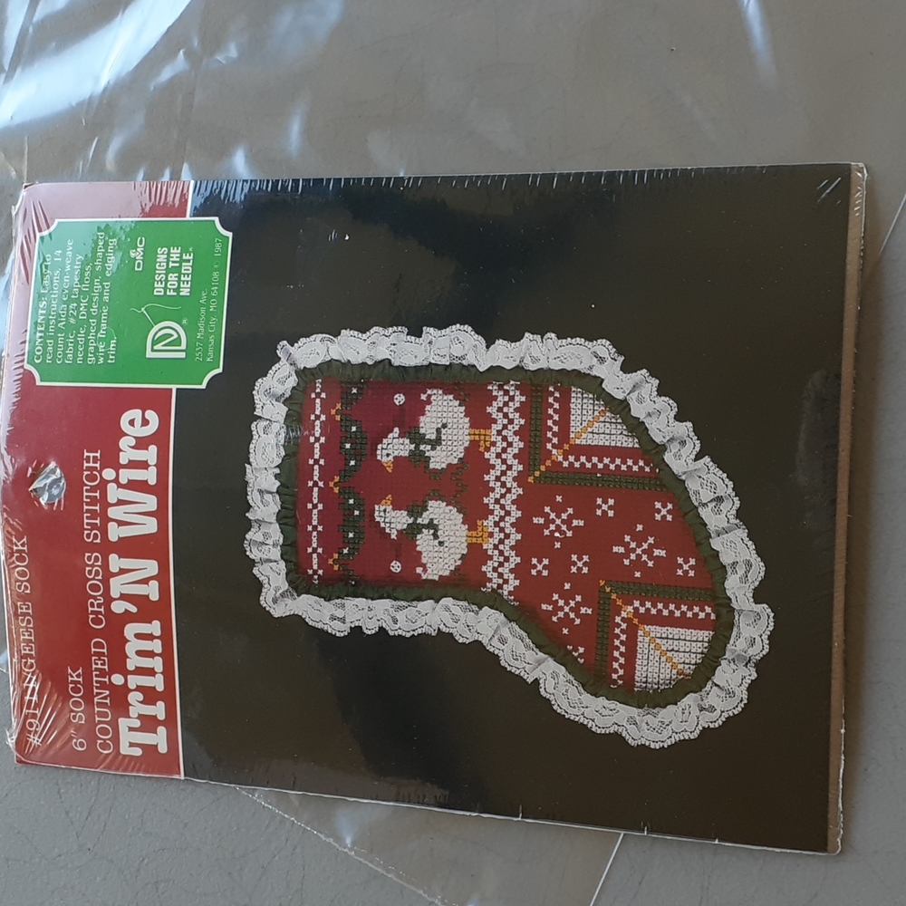 DMC Trim'N Wire Christmas Cross Stitch